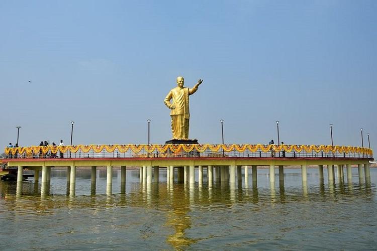 NES0112 Guntur Sighseeing